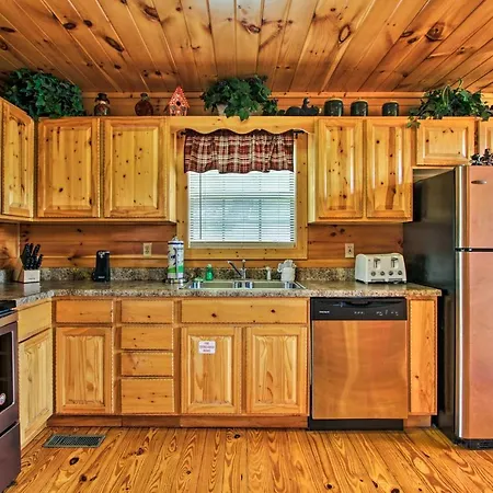 Expansive Gatlinburg Cabin Hot Tub, Deck And Grill! Exterior foto