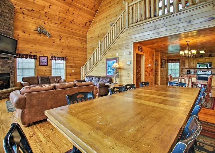 Expansive Gatlinburg Cabin Hot Tub, Deck And Grill!